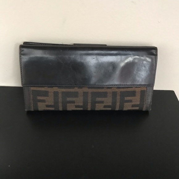 💝SOLD💝FENDI Zucca Buckle Wallet - Picture 3 of 8